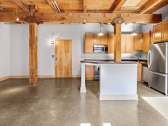 3rd image of 6533 E Jefferson Ave APT 232