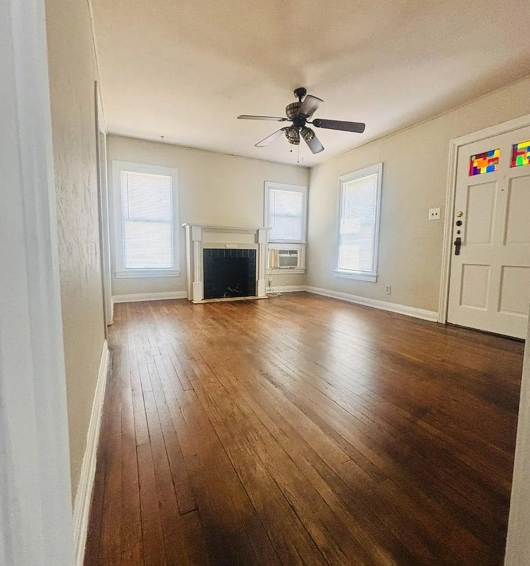 2 bed, 1.0 bath, 882 sqft, $1,100 — Photo 2