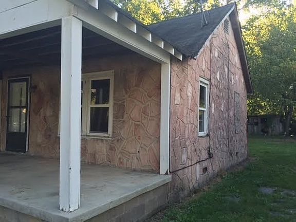 2nd image of 38 Hollywood Dr