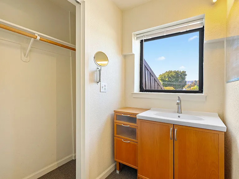 2074-2078 Parker Street - Residential — Photo 22