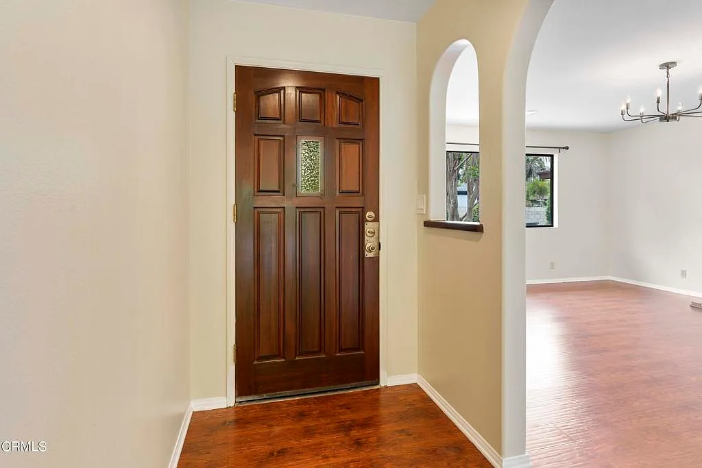 3 bed, 2.0 bath, 1790 sqft, $4,300 — Photo 3