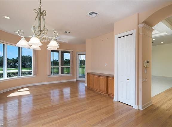 3rd image of 3051 Lancaster Dr APT 3