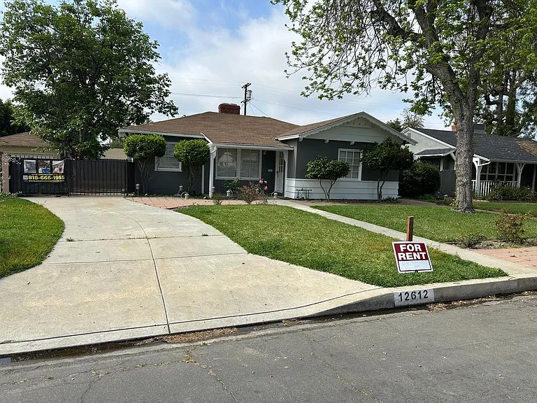 12612 Martha St — Photo 20