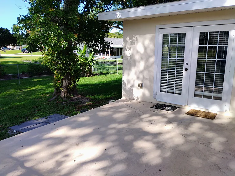 1067 York Way — Photo 33