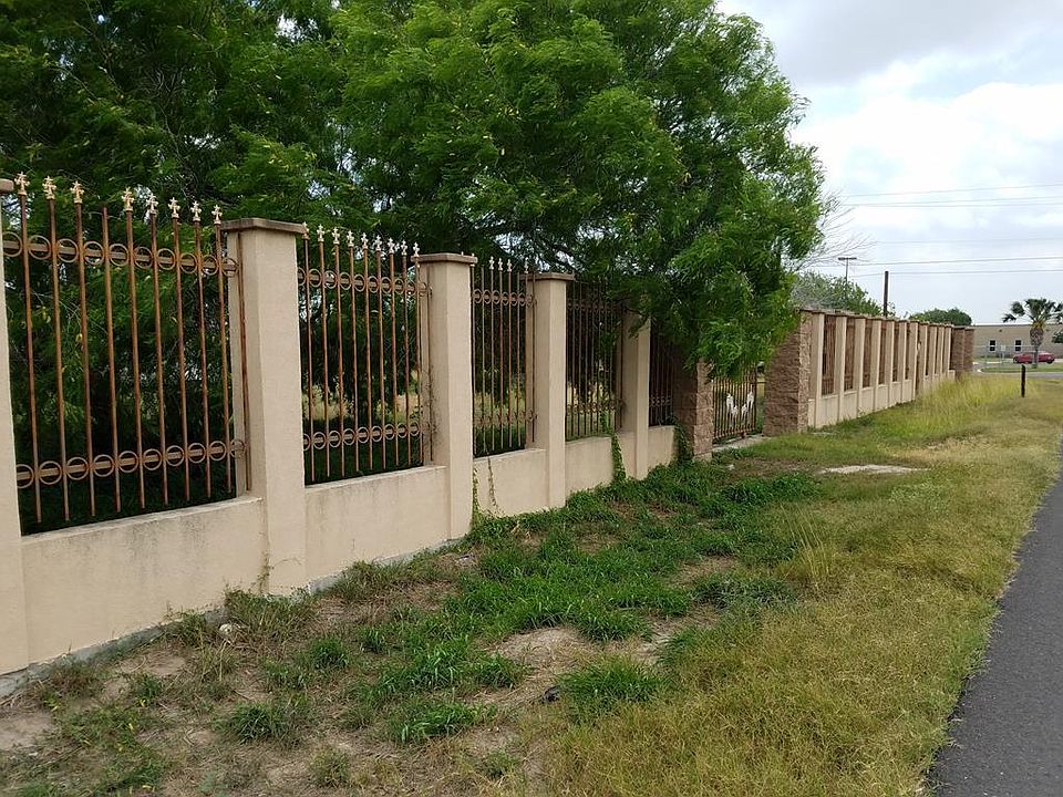 1st image of 2904 Las Palmas Dr