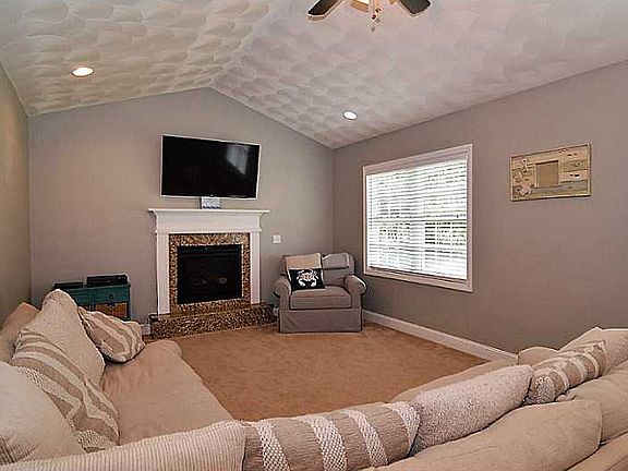 5th image of 35 Spencer Ct
