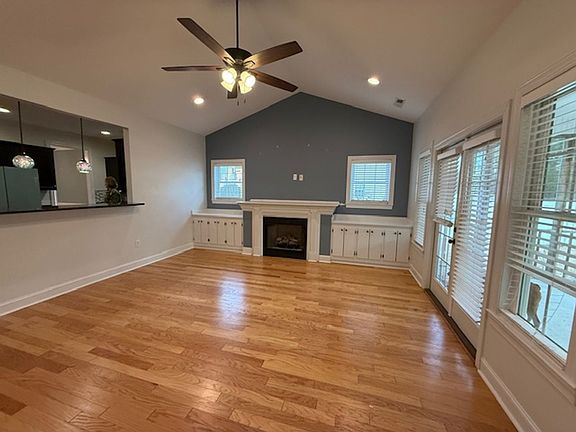 5th image of 225 Wedgefield Cir