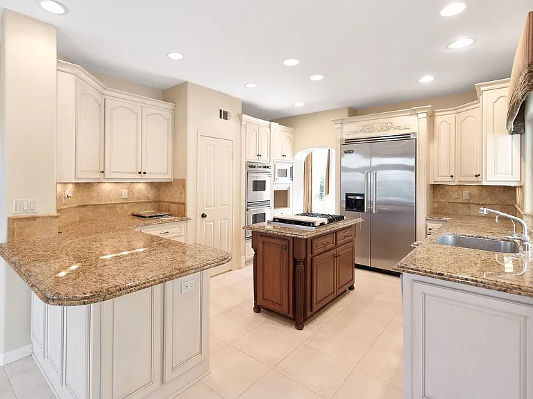 2663 Yellowwood Dr — Photo 13