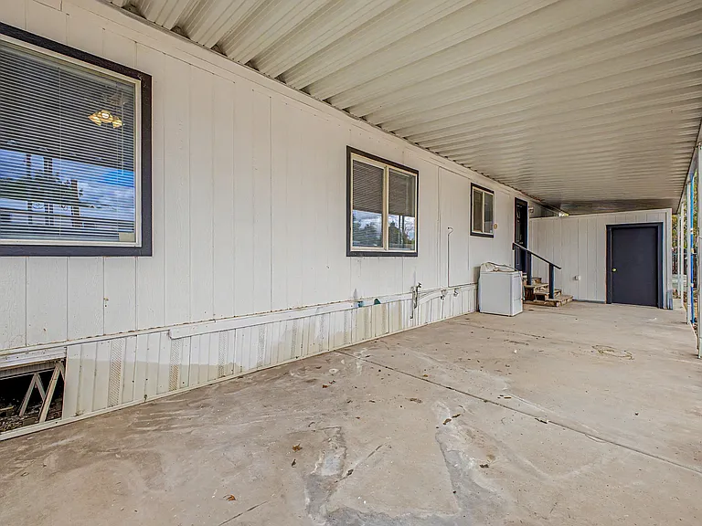 2728 W Smoketree St — Photo 17