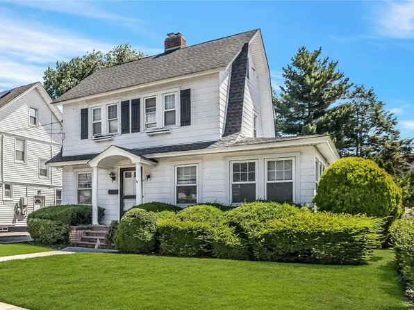 33 Parsons Drive, Hempstead, NY 11550