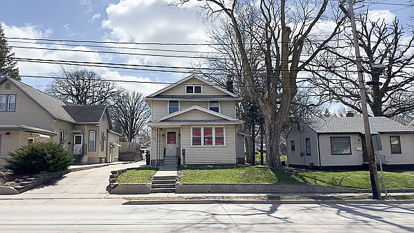 809 E Oakland Ave photo 1