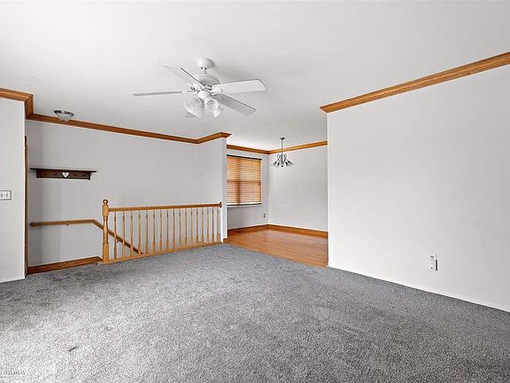 3rd image of 44233 Providence Dr