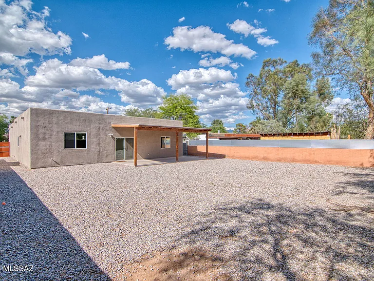 3304 E Elida St — Photo 10
