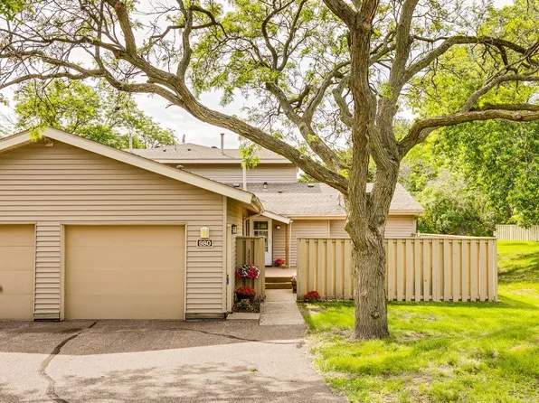 980 Monterey Dr, Shoreview, MN 55126
