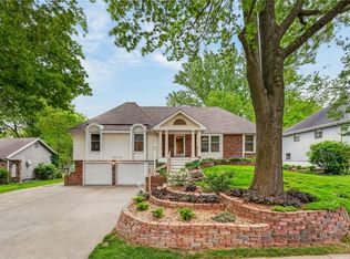 6713 N Garfield Ave, Gladstone, MO 64118