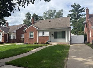 8459 Hazelton St, Dearborn Heights, MI 48127