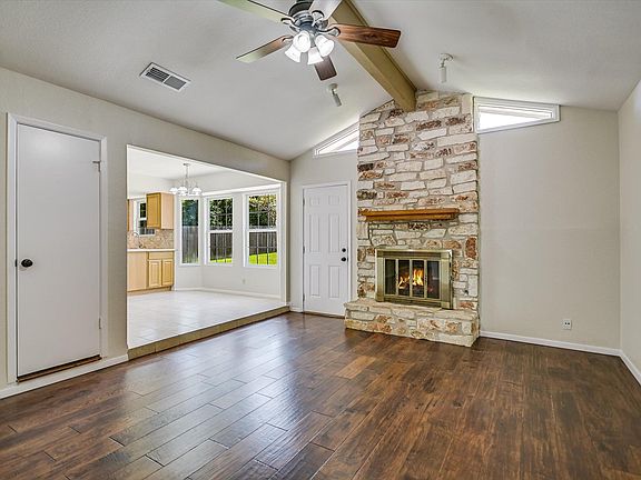 4th image of 1307 Dove Haven Dr