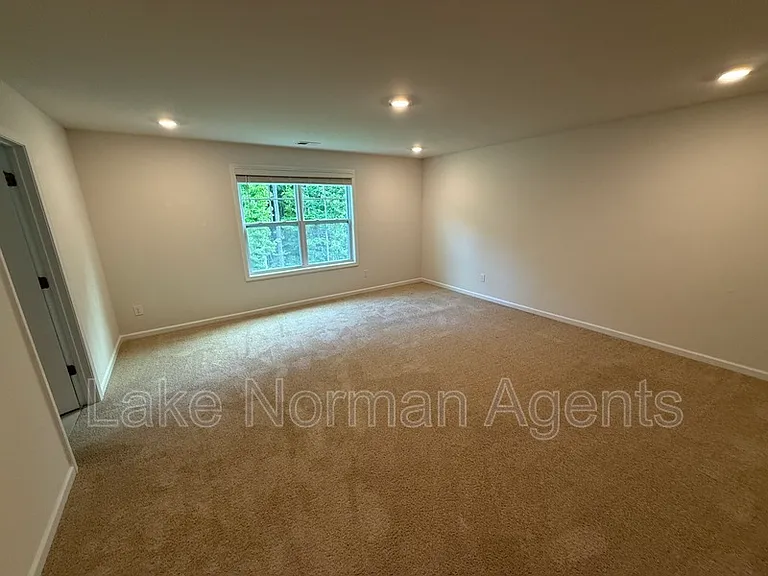 7868 Iron Rd — Photo 17