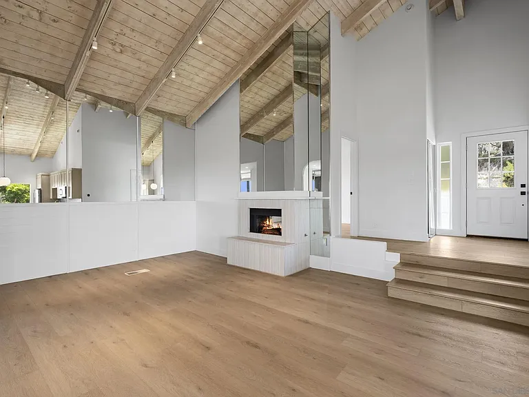 683 Marine View Ave — Photo 25
