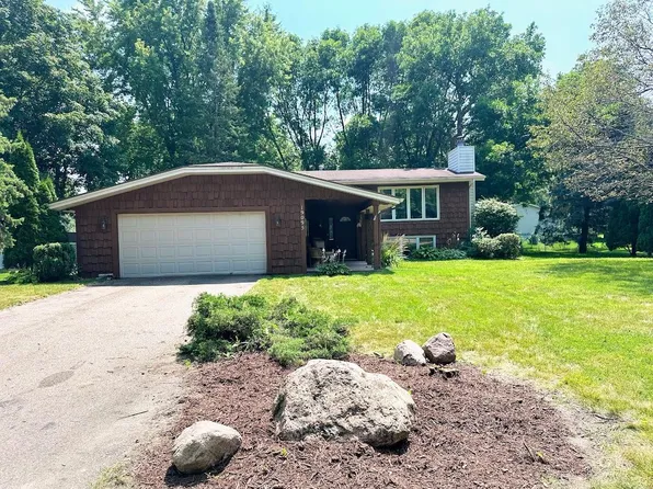 19095 Valley View Rd, Eden Prairie, MN 55346