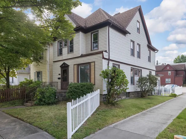 829 W 9th St, Erie, PA 16502