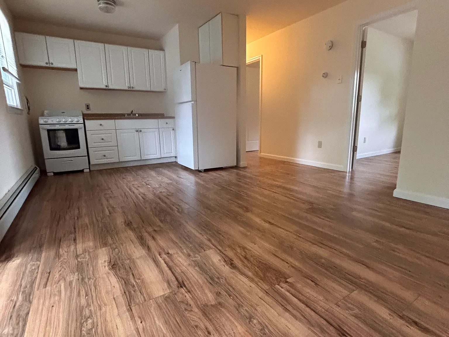 2 bed, 900 sqft, $1,800 — Photo 3