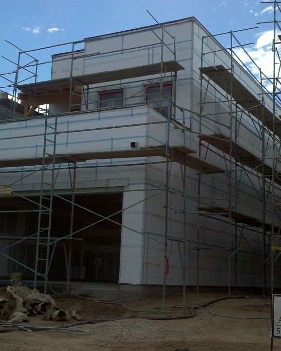 1st image of 412 E Croydon Park