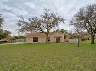 112 Pin Oak Dr, Mountain City, TX 78610