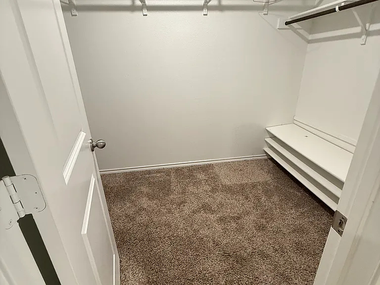 216 Samuel St — Photo 17