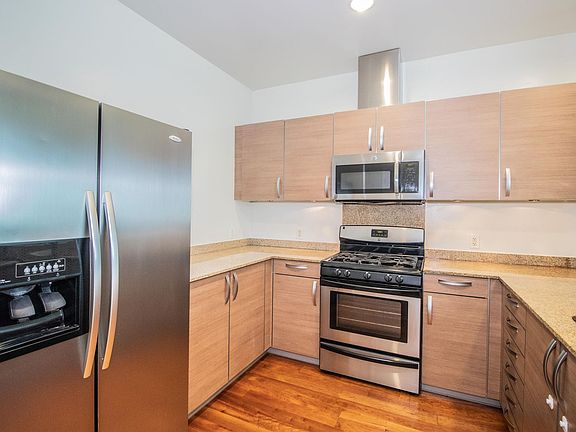 3rd image of 1 Mandalay Pl Unit 1611