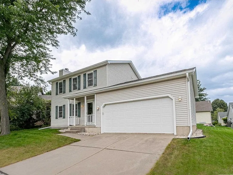 878 Sky Ridge Dr — Photo 3