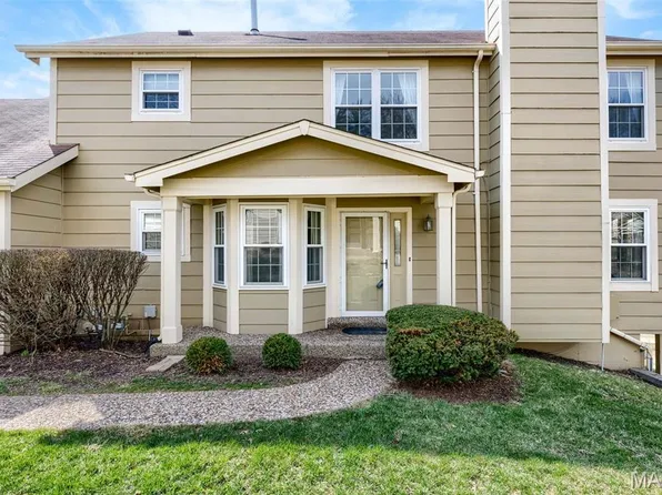 3126 Autumn Trace Dr, Maryland Heights, MO 63043