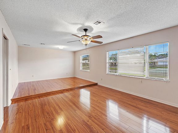 4th image of 2710 Dove Street