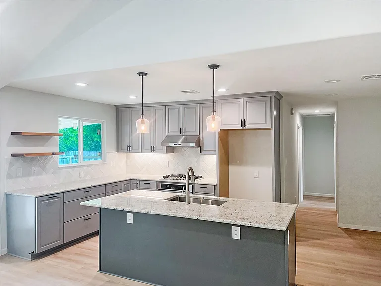 7736 Croftwood Dr — Photo 9