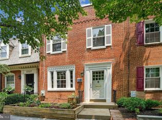 2325 Huidekoper Pl NW, Washington, DC 20007
