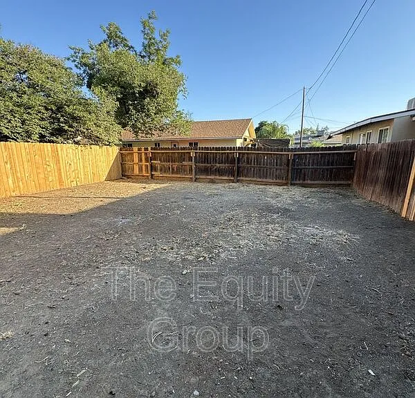 928.5 W Goshen Ave — Photo 14