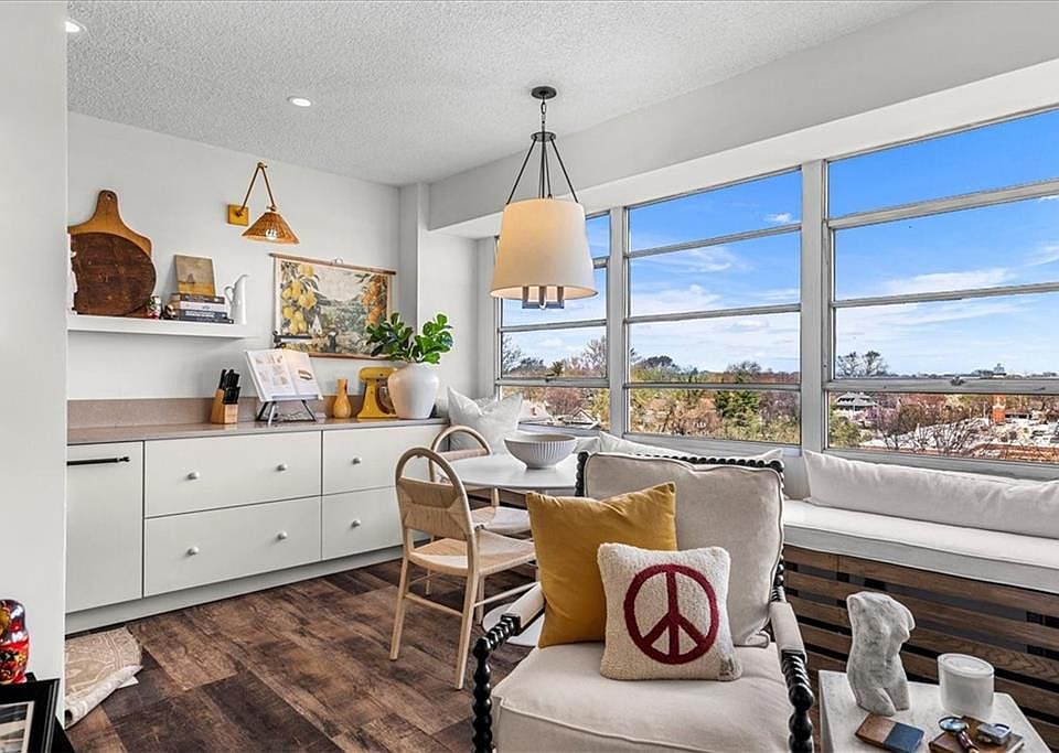 1st image of 333 W Meyer Blvd APT 811