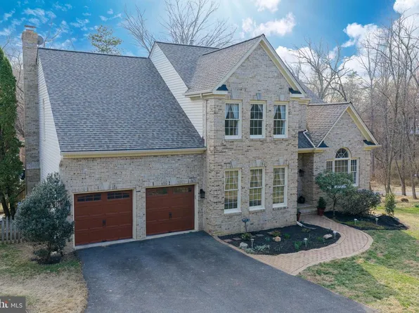 7726 Ox Rd, Fairfax Station, VA 22039