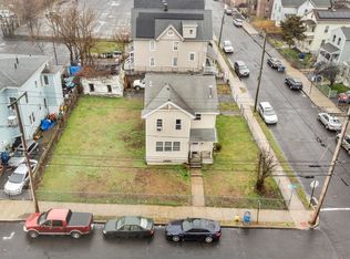 1147 Pembroke St, Bridgeport, CT 06608