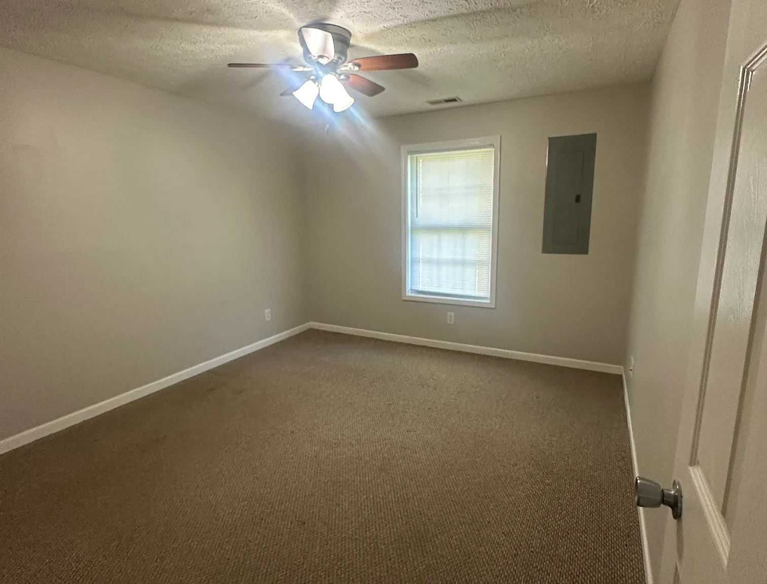 2 bed, $925 — Photo 4