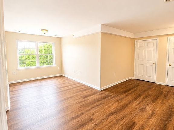 5th image of 3496 Linden St