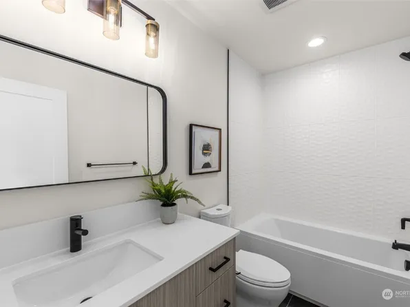 1124 13th Ave #1124, Seattle, WA 98122