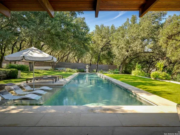 123 Canyon Oaks Dr, Hollywood Park, TX 78232