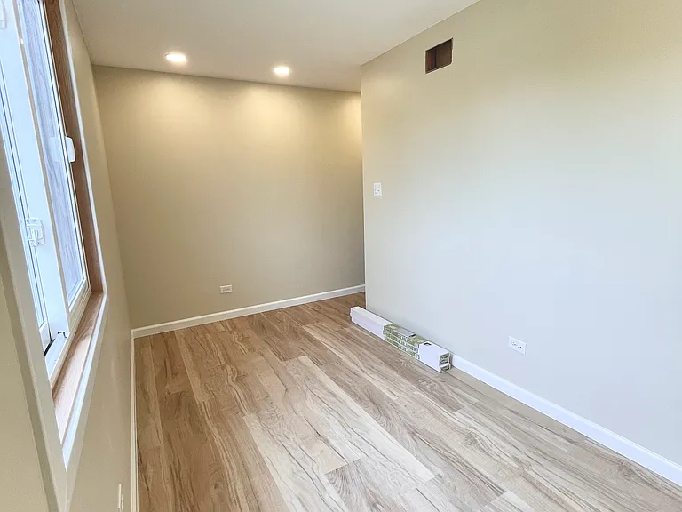 Apple Ln — Photo 8