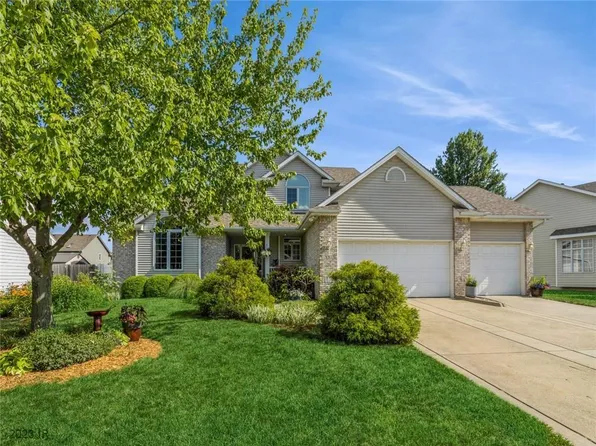 13315 Rocklyn Dr, Urbandale, IA 50323