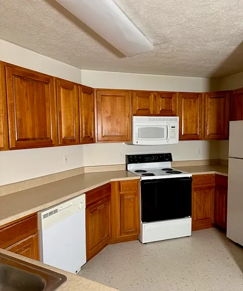 1074 Cumberland Ave — Photo 5