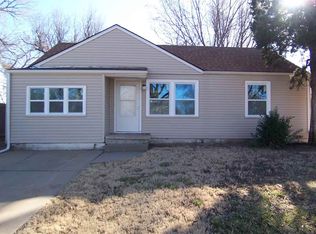 1314 N Crestway St, Wichita, KS 67208