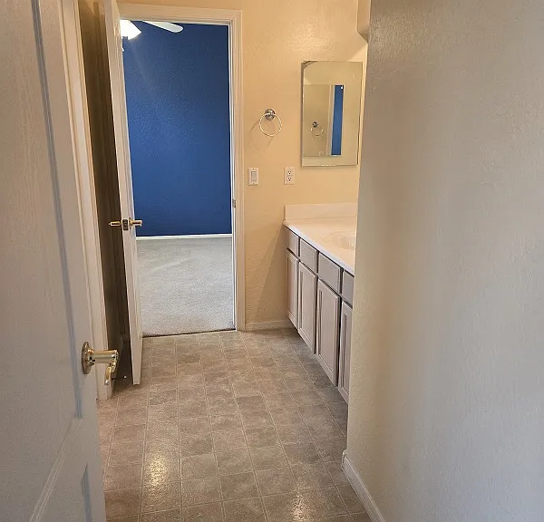Jack & Jill sink upstairs