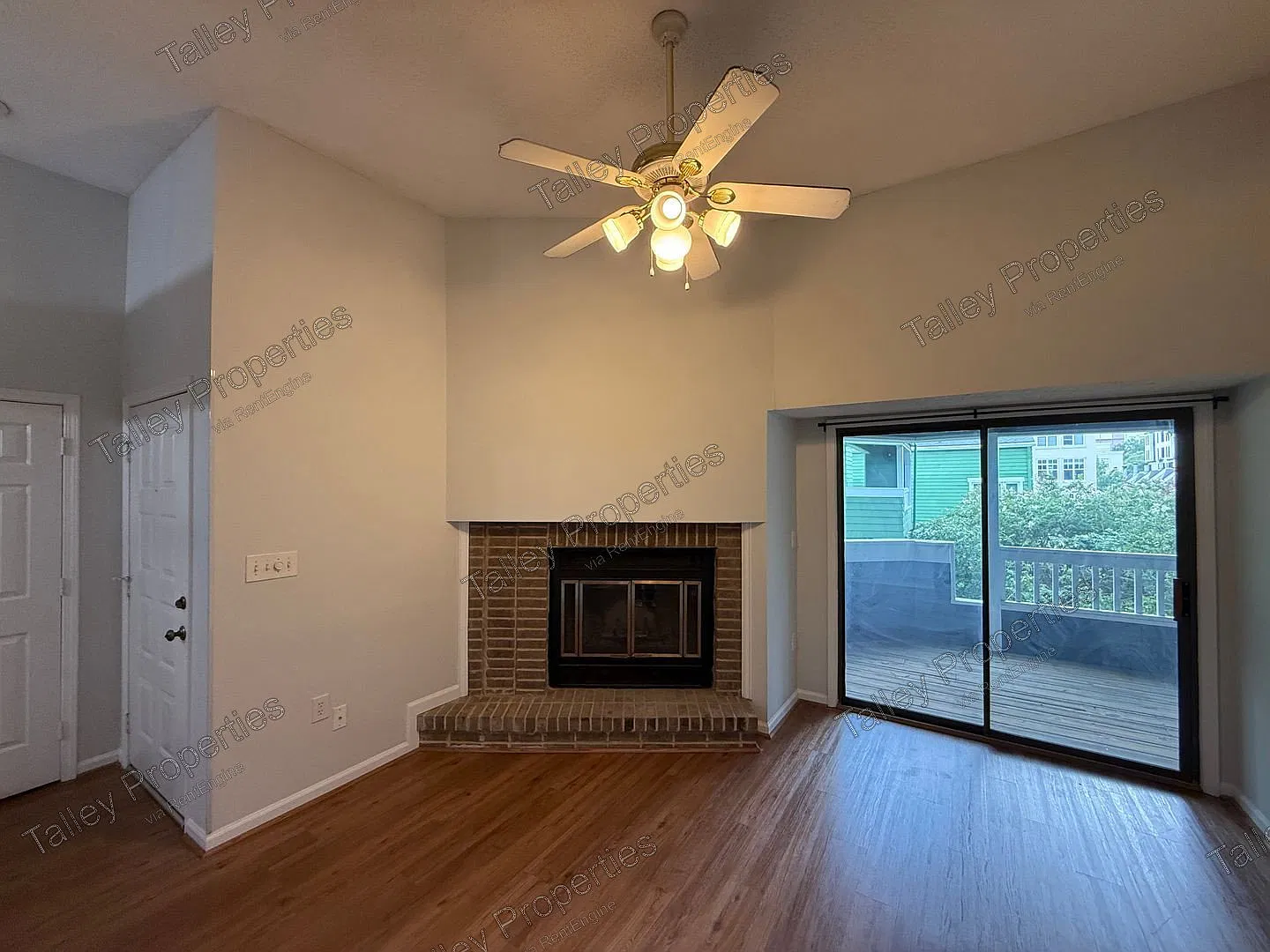 1 bed, 1.0 bath, 775 sqft, $1,449 — Photo 2