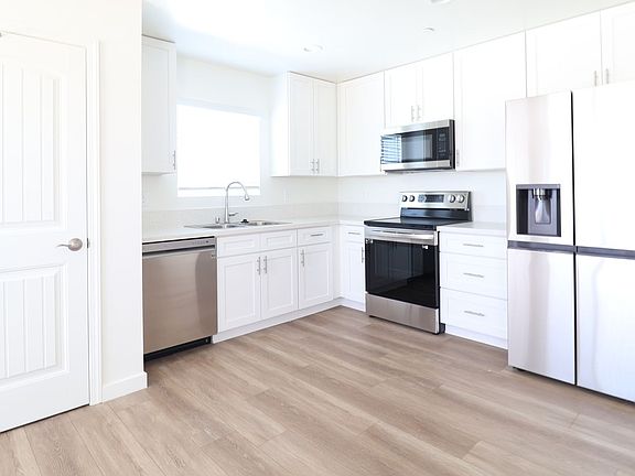 5th image of 713 S Downs St